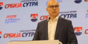 VUČEVIĆ RAZOTKRIO PLAN BLOKADERA: Rektorat je postao baza za napad na državu