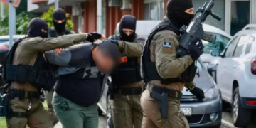 PAO BALKANSKI KARTEL: Evropol i Crna Gora presekli kokainsku rutu – 12 uhapšenih, zaplenjene tone droge