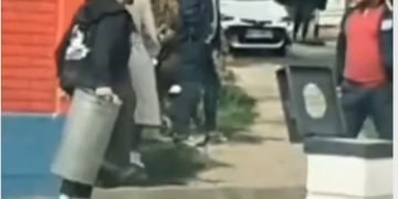 HOROR NA JUŽNOM BULEVARU: Metalnom kantom pokosio čoveka, pa ga bez svesti gazio po glavi