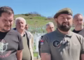 HEROJ KOJI JE DAO ŽIVOT ZA SRBIJU: Saborci sa svih strana stigli u Novi Pazar na grob Nasera Vučelja