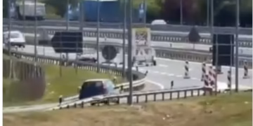 SEKUNDE DO NESREĆE: Sivi Alfa Romeo BH tablica ide kontra smerom na Milošu Velikom