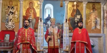 POMEN JASENOVAČKIM ŽRTVAMA: Mitropolit Atanasije služio liturgiju povodom godišnjice proboja
