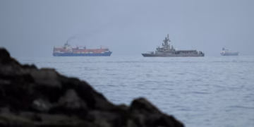 TRAMPOV MIR VISI O KONCU: Iran ponovo zatvorio Ormuz – Izraelski Večni mrak spaljuje Liban uprkos primirju