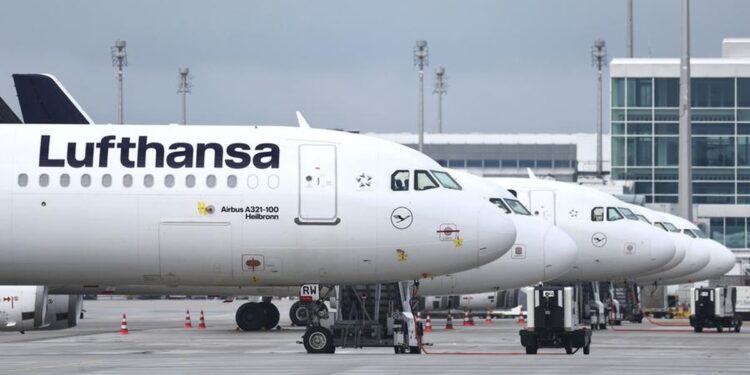 Kolaps na nemačkim aerodromima: Hiljade putnika zarobljeno zbog štrajka Lufthanse