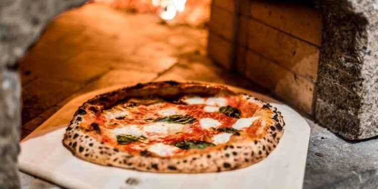 Italijanski apsurd: Pizzeria zatvorena zbog „smrada pizze“