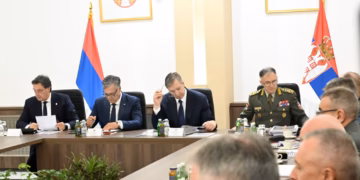 VUČIĆ: Najavio jačanje Vojske Srbije i ulaganja u digitalizaciju i robotizaciju