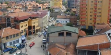 HOROR U VUČITRNU: Tehnički radnik škole osumnjičen za silovanje sedmogodišnje devojčice