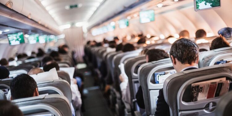 Reakcije avio-kompanija na neprihvatljivo ponašanje putnika: Analiza i preporuke