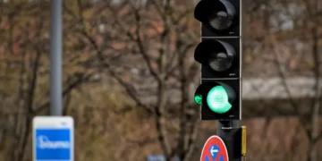 Zagrebačka policajka sudarila se sa semaforom tokom potjere za drugim vozilom, kolege joj izrekli kaznu