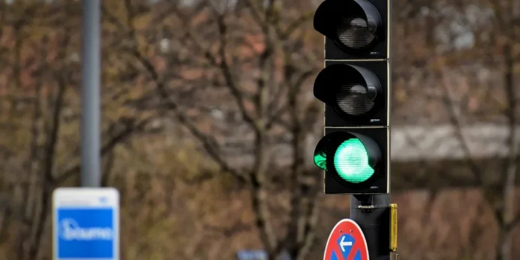 Zagrebačka policajka sudarila se sa semaforom tokom potjere za drugim vozilom, kolege joj izrekli kaznu