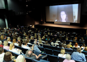 Žilijet Binoš na Beogradskoj publici: Inspiracija Roberta Redforda za film "Unutar nas"