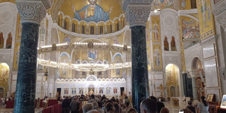 Donacija vernika pred Pojasom Presvete Bogorodice namenjena Srbima na Kosovu i Metohiji