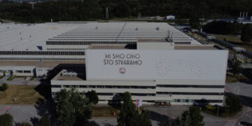 Stellantis povećava proizvodnju u Kragujevcu: Pozitivni trendovi za srpsku privredu usred globalne krize