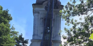 Ugašen požar na crkvi kod Zrenjanina: Spašene ikone i vredni predmeti tokom intervencije FOTO/VIDEO