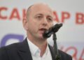 Milan Knežević gostuje na Televiziji Kurir: Tema razgovora i ključne poruke