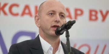 Milan Knežević gostuje na Televiziji Kurir: Tema razgovora i ključne poruke