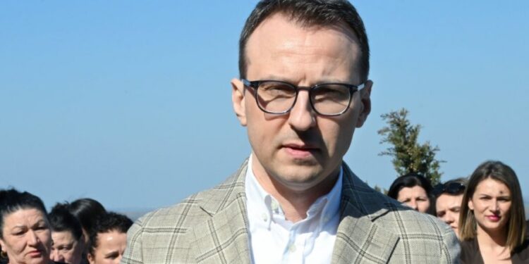 Petković: Ponoš se protivi priznanju Vučića od Sija, ističe mogućnost Kurtijevog odlikovanja