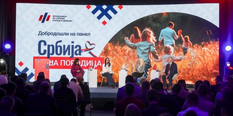 Održan panel povodom Međunarodnog dana porodice: Praćenje i unapređenje porodičnih vrednosti