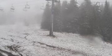 „Kopaonik: Prvi sneg obeležio sezonu na planini“