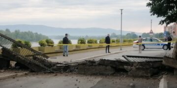 Obustava saobraćaja na graničnom prelazu Gradiška usled oštećenja mosta