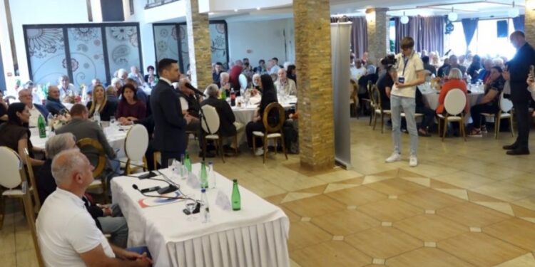Tribina o poboljšanju života penzionera u Obrenovcu: Ognjenović, Savić i Peković diskutovali o važnim temama