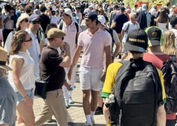 Festival na Rolanu Garosu: Kako se učesnici bore protiv vrućine uz pivo, sladoled i šampanjac
