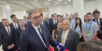 Vučić šalje poruku srpskoj omladini na studijama o robotici u Kini