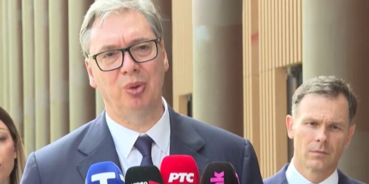 Vučić komentarisao bilbord i blokade: Veća pažnja na ptice nego na smrt studentkinje na fakultetu