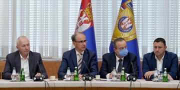 Vlada održala vanrednu sednicu zbog havarije u Čačku: Pokrenuta besplatna telefonska linija za dostavu flaširane vode
