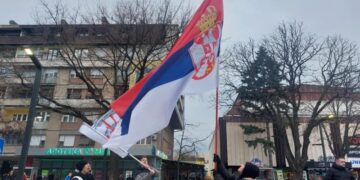 Policija procenjuje da je na Slaviji prisutno oko 34.300 demonstranata, AJS označava protest kao jedan od najvećih među studentima