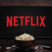 Trending serije na Netfliksu u Srbiji: Pregled tri najpopularnije emisije
