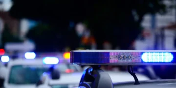 Detalji tragičnog incidenta kod Banovića: Sused pucao na supružnike, muž preminuo na mestu, žena ranjena