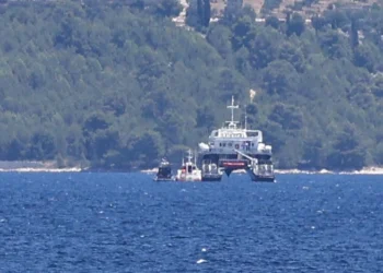 Tragedija na Jadranu: Dvoje iskusnih nautičara izgubilo život, deca ostala bez roditelja