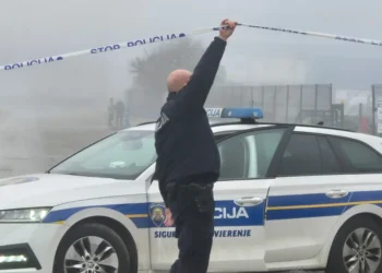 Požar sa Crne Gore prešao u Hrvatsku: Dva kanadera uključena u gašenje