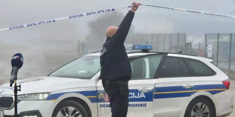 Požar sa Crne Gore prešao u Hrvatsku: Dva kanadera uključena u gašenje