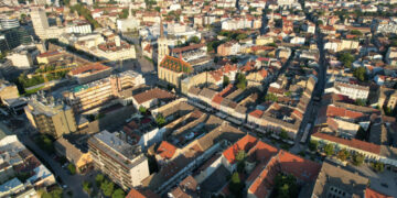 Gradilište uzrokovalo urušavanje zida na useljenoj stambenoj zgradi: Sreća sprečila tragediju – VIDEO