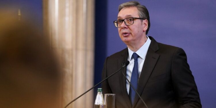 Vučić prisustvovao otvaranju izložbe fotografija Sinhue o prijateljstvu Srbije i Kine