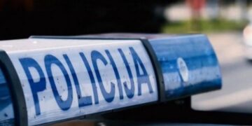 Tragična saobraćajna nesreća: Dvoje mladih izgubilo život u prevratu motocikla tokom preticanja