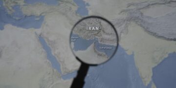 Iran zatvara Ormuski moreuz do daljnjeg: Uticaj na globalnu pomorsku trgovinu