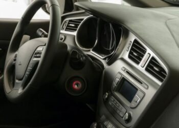 Uključiti klimu ili otvoriti prozor: Koja opcija je ekonomičnija za vožnju?