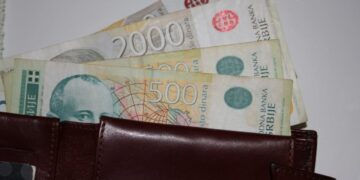 Vučić: „Plate u Srbiji veće su nego u Crnoj Gori i Bosni i Hercegovini“