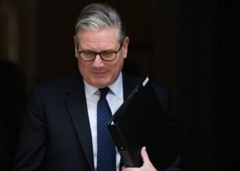 Ministar odbrane Velike Britanije Džon Hili podneo ostavku: Razlozi i posledice