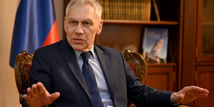 Ruski ambasador BOCAN-HARČENKO položio venac na Spomen-groblju oslobodilaca Beograda
