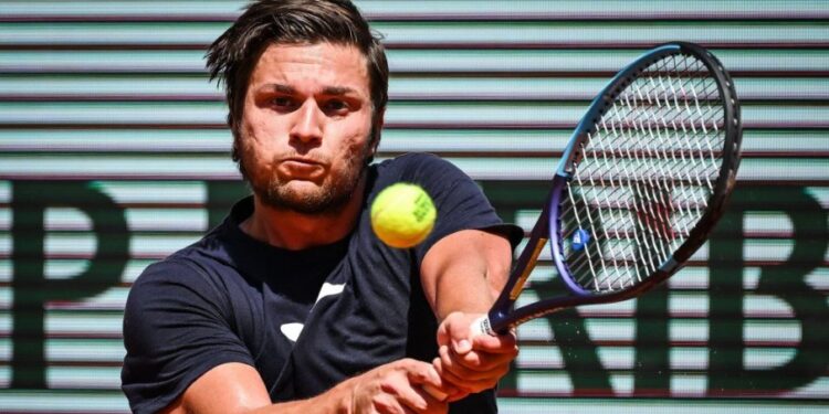 Miomir Kecmanović izborio četvrtfinale ATP turnira na Majorki, pobedivši italijanskog igrača