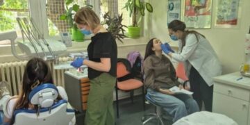Stomatolozi DZ ‘Voždovac’ u poseti školama: Podizanje svesti o oralnom zdravlju i rizicima među mladima