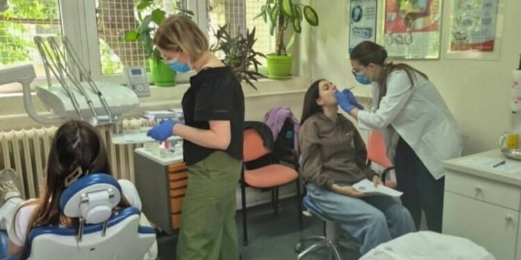 Stomatolozi DZ ‘Voždovac’ u poseti školama: Podizanje svesti o oralnom zdravlju i rizicima među mladima