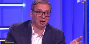 Vučić: Oštro kritikovao profesore i političare zbog korišćenja dece i studenata u lične svrhe