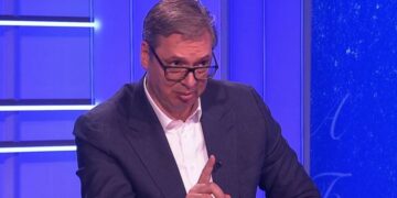 Vučić: „Borim se protiv reketa, pobedićemo pošteno koristeći svoje znanje i energiju“