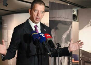 Đurić: „Kada ponestane argumenata, ostaju uvrede kao zaštitni znak vaše politike“