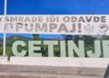 Transparent na Cetinju sa provokativnim porukama prema predsedniku Vučiću: Mesto na kojem se nastavlja polemika o vlasti